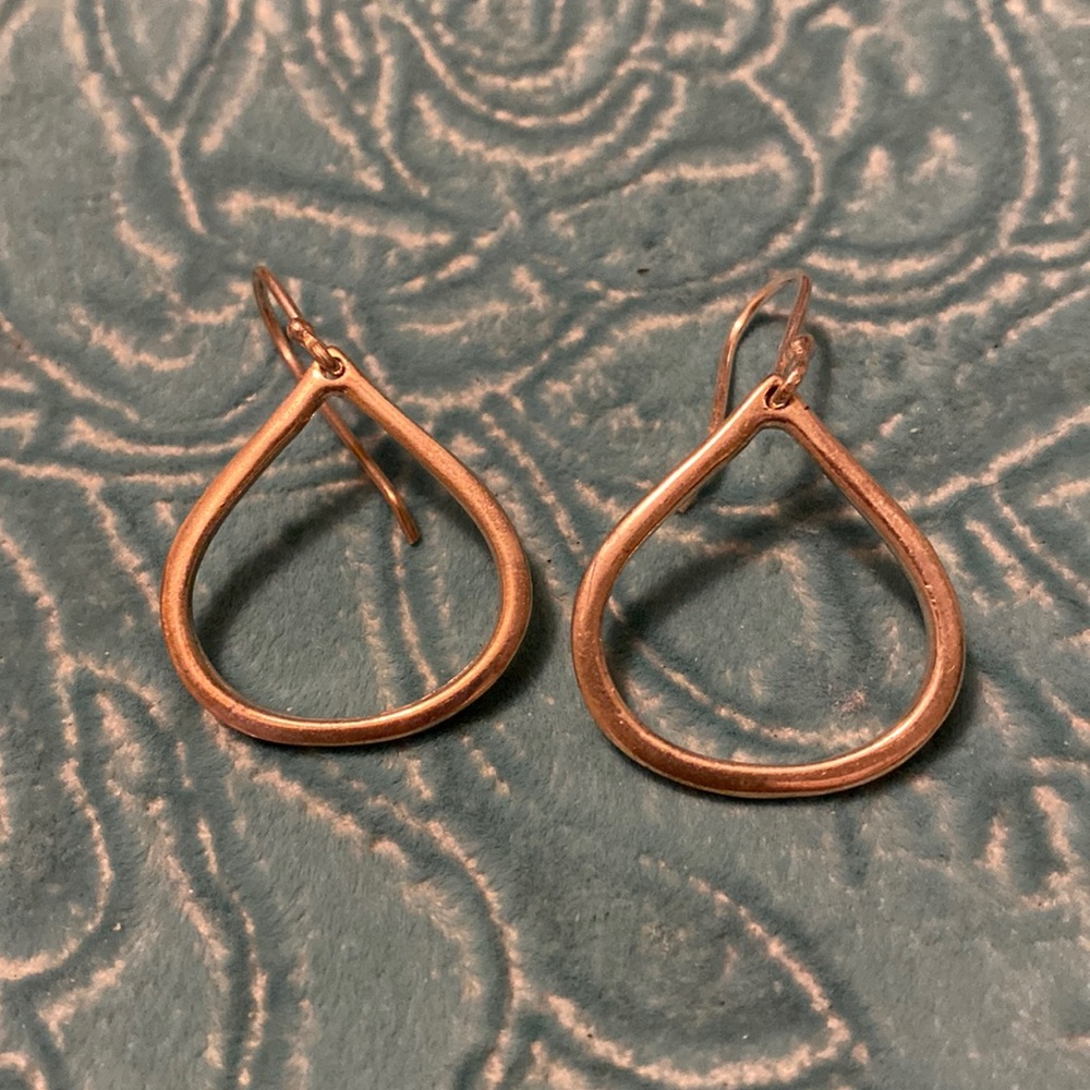 Sterling silver dangle earrings in New condition!